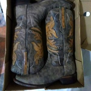Corral boots for men